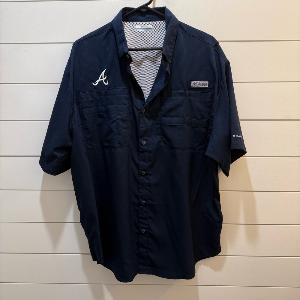 Atlanta Braves Columbia Men's Dark Blue Casual Button Down Shirt